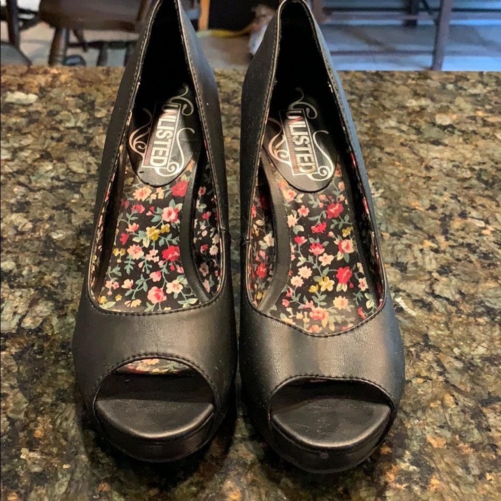 Unlisted Peeptoe , Black wedges sz6.5